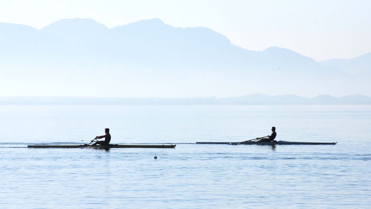 Kürek Milli Takımı, Muğla`nın Köyceğiz ilçesinde hazırlık kampında çalışmalarını sürdürüyor.