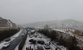 Çin’de kar zincirleme kazaya neden oldu