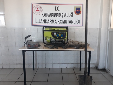 Kahramanmaraşta kaçak kazı yapan 3 kişi yakalandı