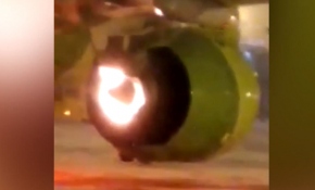 Rusya'da kalkışa hazırlanan yolcu uçağının motoru alev aldı