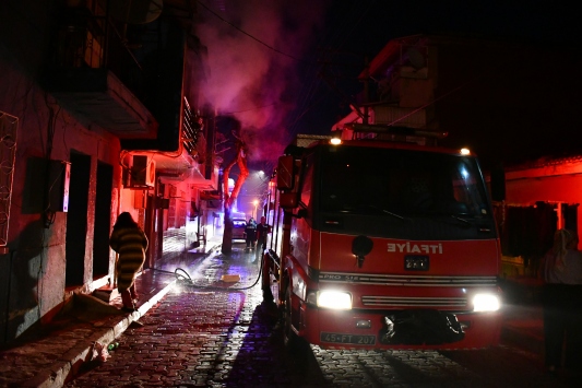 Manisada ev yangını
