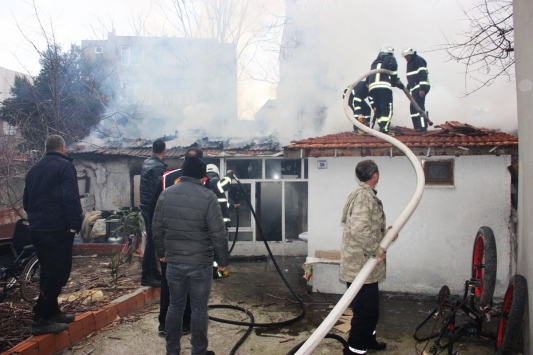 Geliboluda ev yangını
