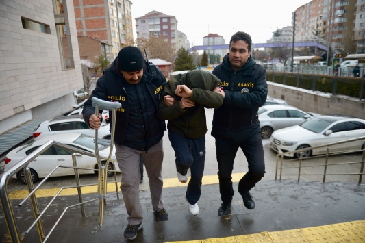 Eskişehirde fuhuş operasyonu: 8 gözaltı