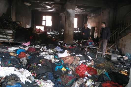Tokatta yanan 75. Yıl Yazmacılar Çarşısı esnafı yaralarını sarmaya çalışıyor