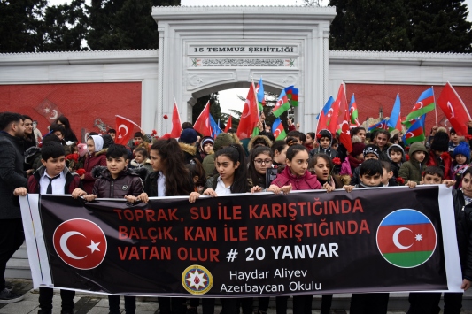 Haydar Aliyev Azerbaycan Okulu öğrencileri "Kanlı Ocak" kurbanlarını andı