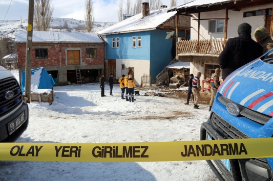 Kardeşini silahla yaralayıp yaşamına son verdi