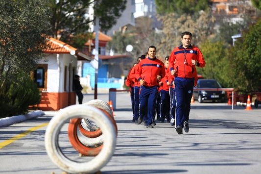 Muğlada itfaiye erleri göreve "komando eğitimiyle" hazırlanıyor