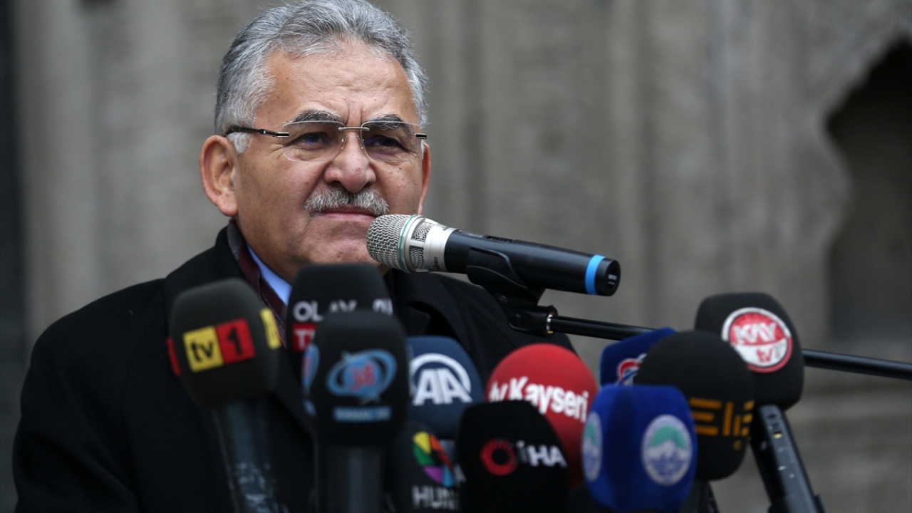 Büyükşehir Belediye Başkanı Memduh Büyükkılıç da konağın, Kayseri`nin turizm potansiyeline önemli katkıda bulunacağını dile getirdi.