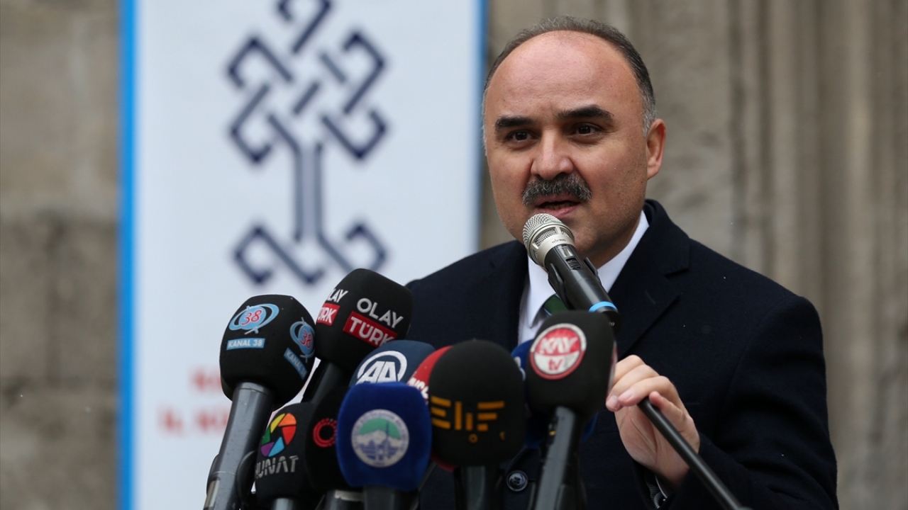 Törende konuşan Kayseri Valisi Şehmus Günaydın, konağın yenilenmesinde emeği geçenlere teşekkür etti.