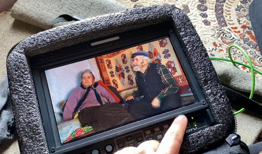 "Evimin gülü, başımın tacı, bu dünyada bana Allah`ın emaneti ne yapsam azdır..."