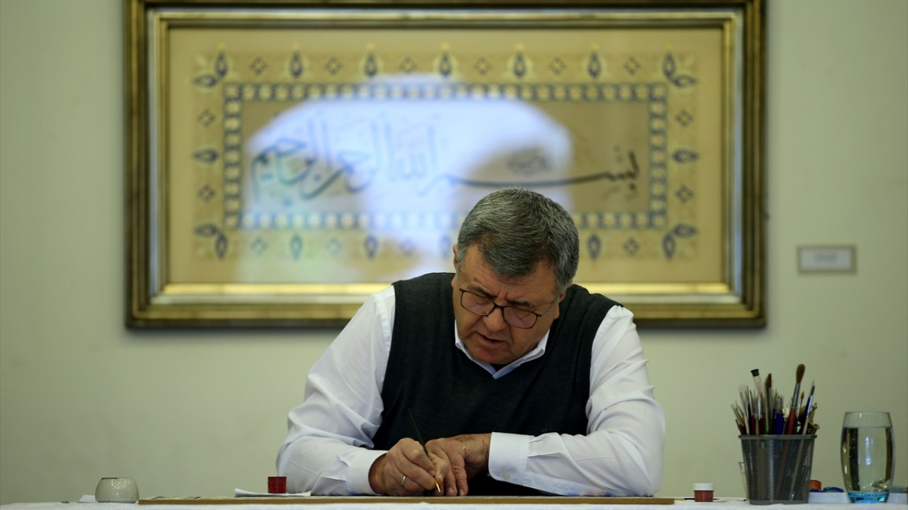 Kırk yılı aşkın süredir kalem işi sanatını icra eden İrteş, yaşamı boyunca yaptığı çalışmalarla gelenekli sanatlar konusunda çok sayıda sanatçının yetişmesini sağladı.