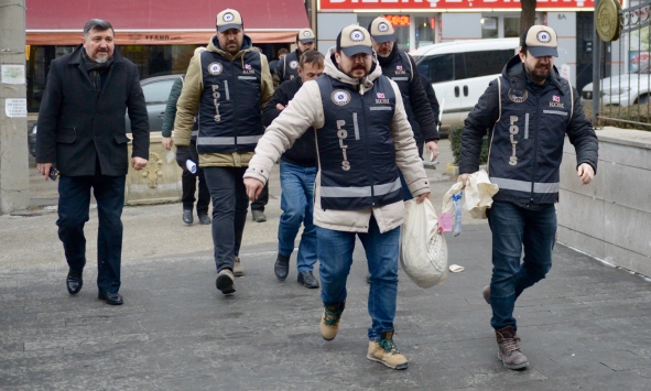 Eskişehirde piyasaya sahte madeni avro sürmek isteyen 2 zanlı yakalandı