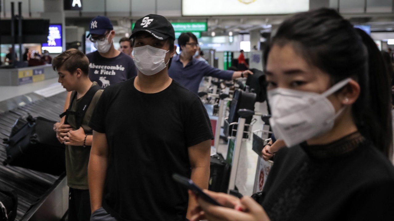 Bu nedenle ülkenin pek çok yerinde kümes hayvanlarının dahi satışının yasaklandığı açıklandı.