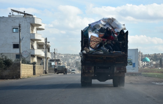 İdlibdeki saldırılar nedeniyle son 48 saatte 36 bin sivil daha yerinden edildi