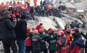 Elazığ'da 13 saat sonra umutlandıran haber