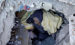 Hatun teyze enkazdan böyle çıkarıldı