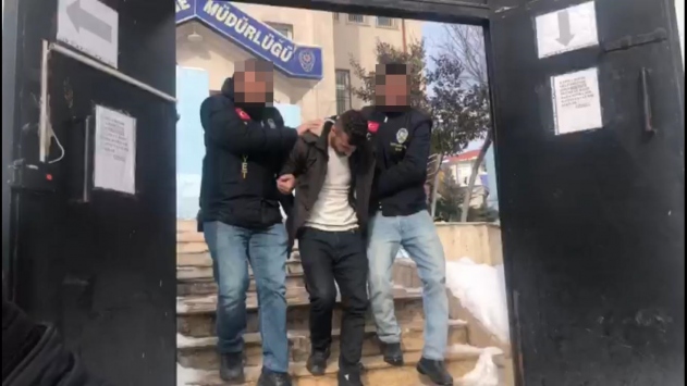 Vanda 150 lira borcu yüzünden arkadaşını öldüren zanlı tutuklandı