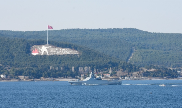 Rus askeri gemisi Çanakkale Boğazından geçti
