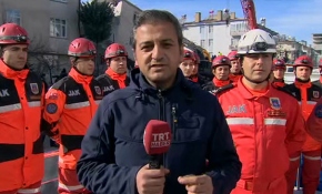 2,5 yaşındaki çocuk ve annesini kurtaran ekip TRT Haber'e konuştu