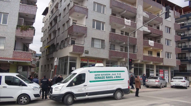 Hatayda evli çiftin nargile kömüründen öldüğü iddia edildi