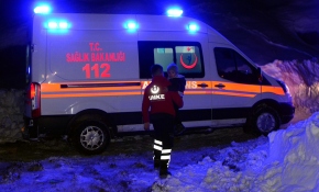 Bitlis'te 6 çocuk 9 saatlik zorlu çalışma ile hastaneye ulaştırıldı