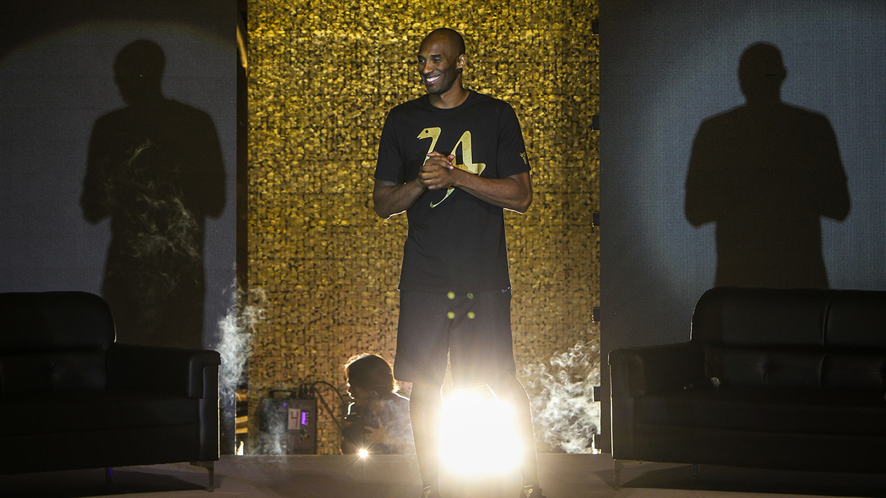 25 Haziran 2016 tarihinde Kobe Bryant, Filipinlerin Taguig City kentinde düzenlenen basın toplantısına katıldı. (Arşiv)