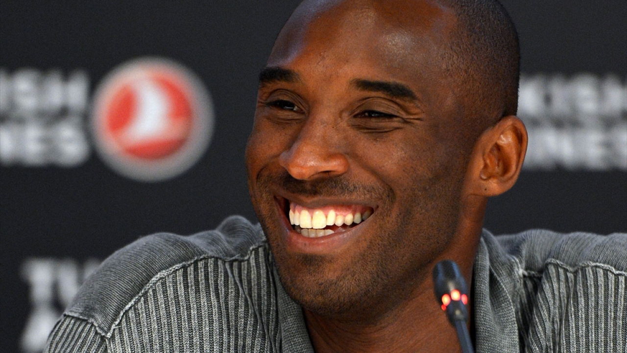 21 Eylül 2012 tarihinde THY`nin marka yüzü olan Kobe Bryant, sponsorluk sözleşmesinin uzatılması nedeniyle düzenlenen basın toplantısına katıldı. (Arşiv)