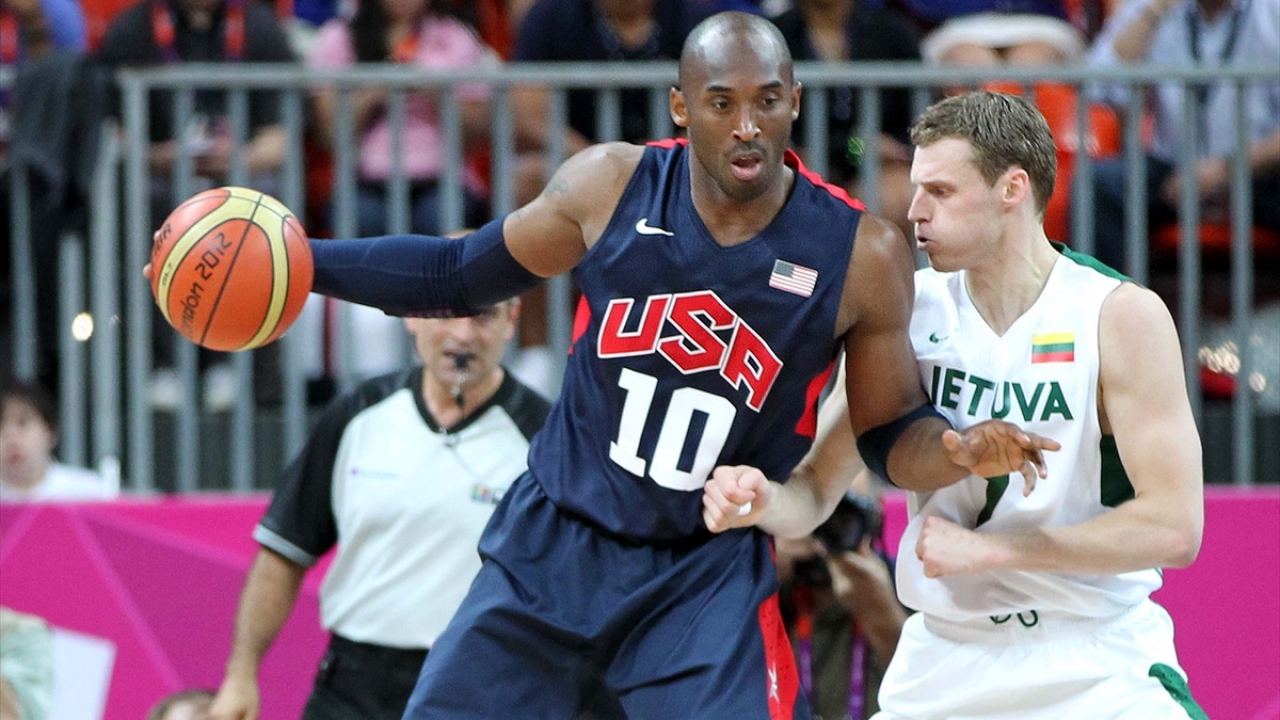Kobe Bryant, 4 Ağustos 2012 tarihinde Yaz Olimpiyatları A Grubunda, ABD ve Litvanya arasındaki karşılaşmada forma giydi. (Arşiv)