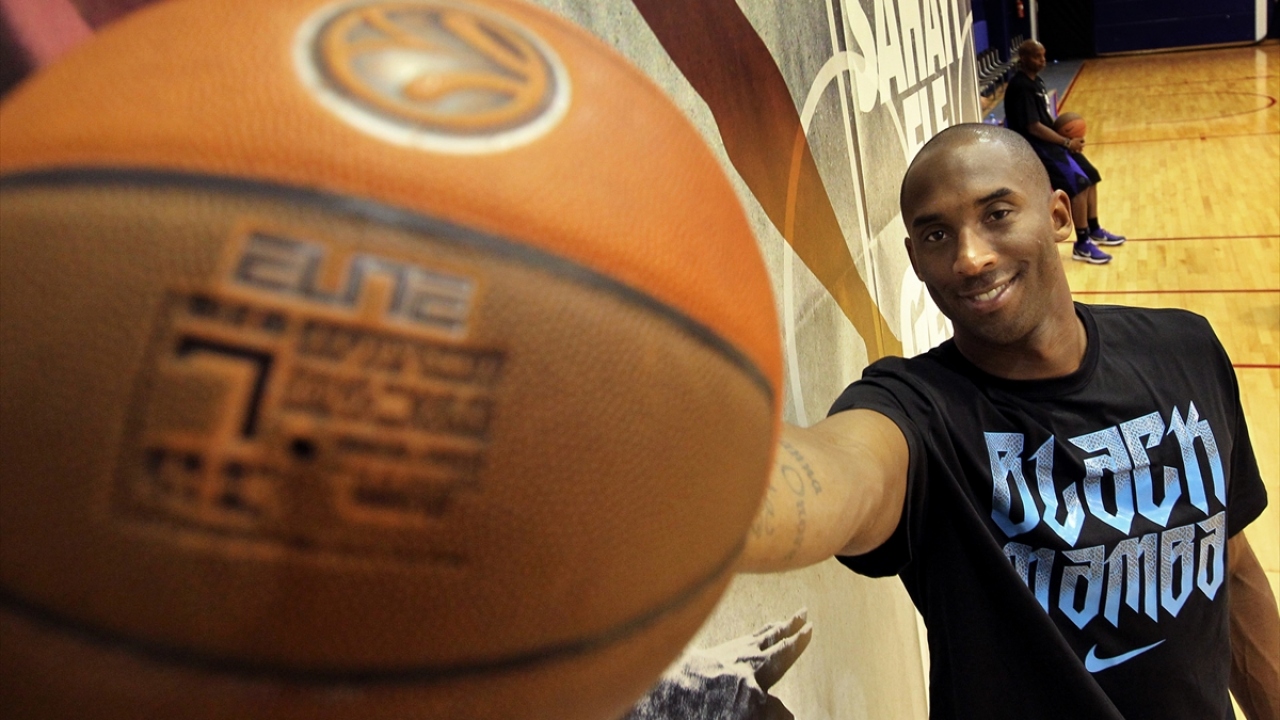 26 Ekim 2011 tarihinde NBA takımnlarından Los Angeles Lakers forması giyen Kobe Bryant, Anadolu Ajansı`na röportaj verdi. (Arşiv) 