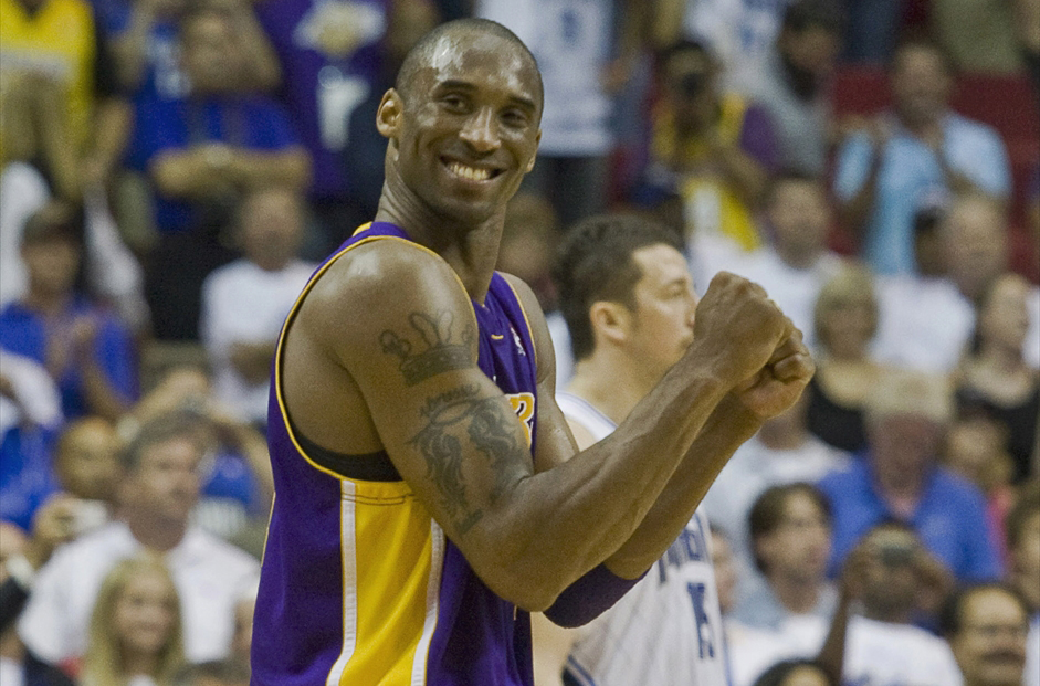 15 Haziran 2009 tarihinde Los Angeles Lakers oyuncusu Kobe Bryant, NBA Final serisindeki Orlando Magic mücadelesi sonrası sevinç yaşadı. (Arşiv) 