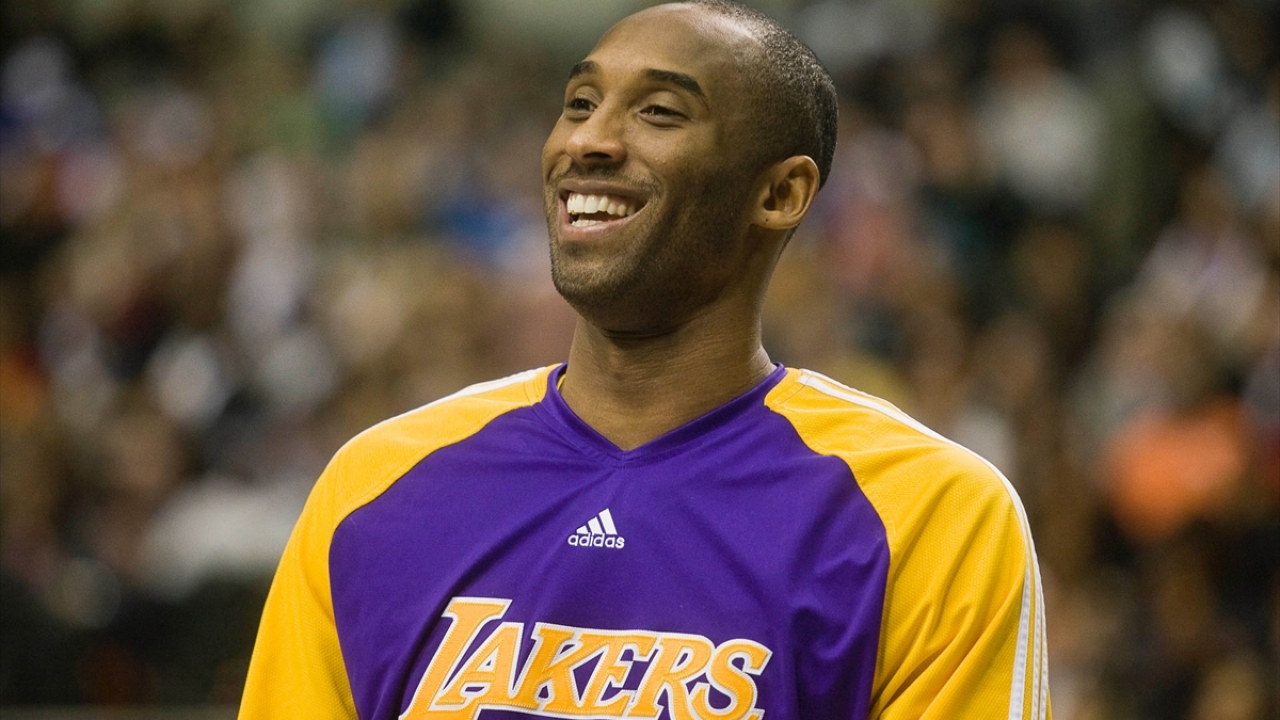 2009 yılında Texas`ın Dallas şehrinde yapılan NBA ALL STAR smaç ve üç sayılık atış yarışmalarına Kobe Bryant da katıldı. (Arşiv)