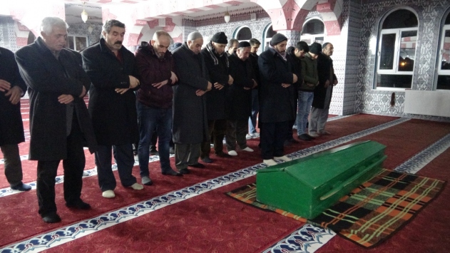 Vanda evde çıkan yangında ölen iki kardeş toprağa verildi