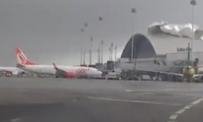 Brezilya'da şiddetli rüzgar havaalanının çatısını uçurdu