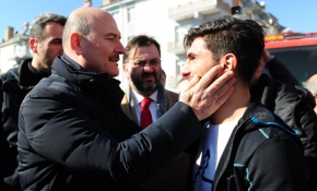 Bakan Soylu'dan Aydın çiftini enkazdan kurtaran Suriyeli gence teşekkür