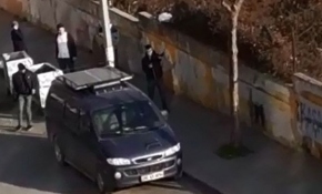 Mahallenin gençleri pompalıyla havaya ateş açtı