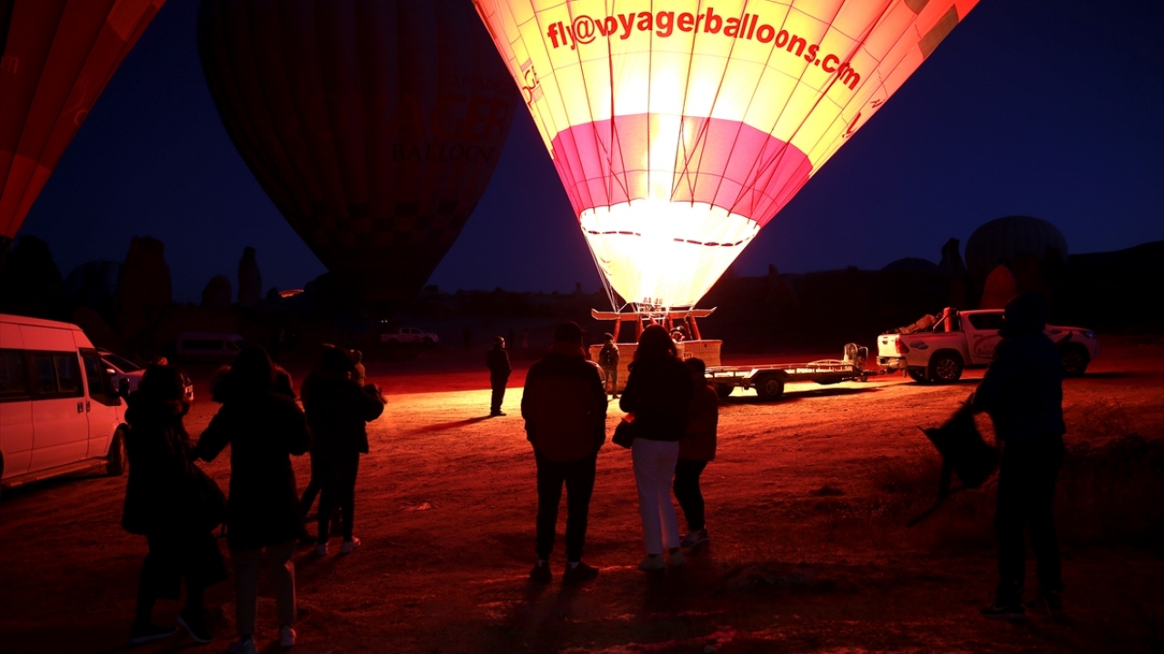 Bölgede düzenlenen sıcak hava balon turlarına geçen yıl 585 bin 582 yerli ve yabancı turist katıldı.