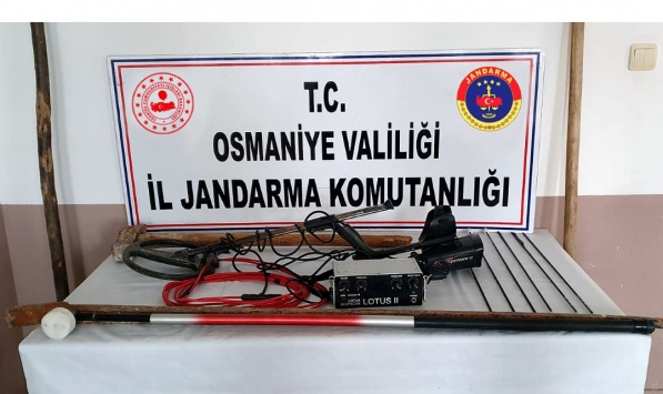 Osmaniyede kaçak kazı yapan 4 kişi suçüstü yakalandı