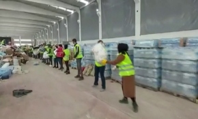 Deprem bölgesine gelen gönüllülerden yardım "zinciri"