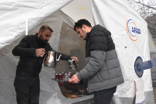 Adıyamanın köylerinde depremzedeler için çadırlar kuruldu