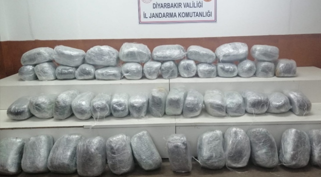 Diyarbakırda 250 kilogram esrar ele geçirildi