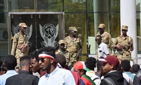 BAE, Sudanlı gençleri kandırıp zorla savaşa götürüyor