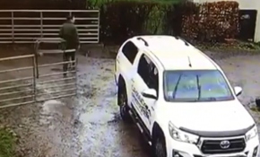 İskoçya'da kadının kapıyla imtihanı