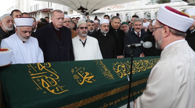 Cumhurbaşkanı Erdoğan Ahmet Vanlıoğlunun cenazesine katıldı