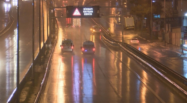 İstanbulda yağmur akşam saatlerine kadar devam edecek