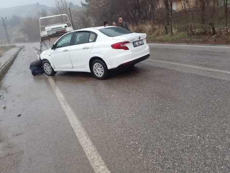 Adıyamanda devrilen otomobilin sürücüsü yaralandı