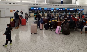 Wuhan'daki Türk vatandaşları havalimanında bekliyor