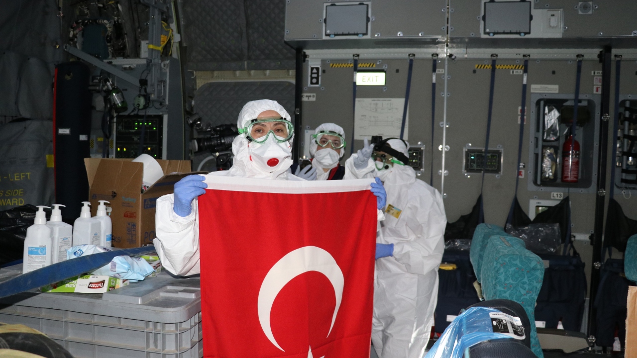 Ankara`dan havalanan Türk Silahlı Kuvvetlerine ait dev kargo uçağı, Wuhan Havalimanı`na ulaştı.