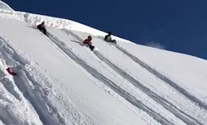 Bingöllü çocuklar kar kütlesinin altında kalmaktan son anda kurtuldu