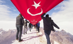 Perşembe Yaylası'nda ırkçı Yunan vekil protesto edildi