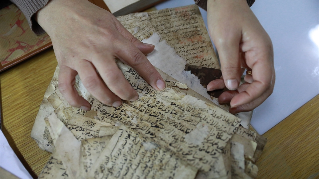 Sabah, Osmanlıca olması nedeniyle Filistinli uzmanların belgeleri tercüme etme sürecinin de sürdüğünü kaydetti.